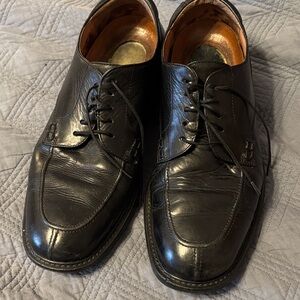 Florsheim Classic Black Leather Oxfords